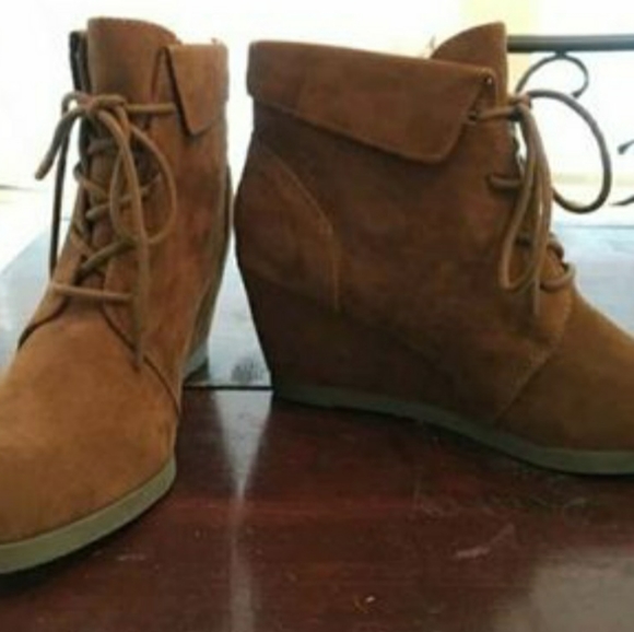 NEW Wedge Booties in Cognac - Picture 2 of 4